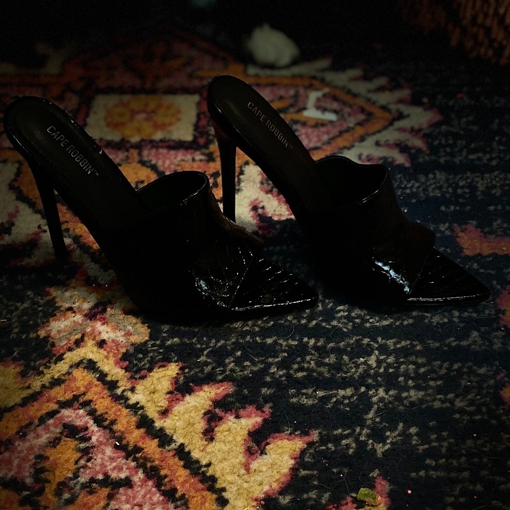 Cape Robbin black heels